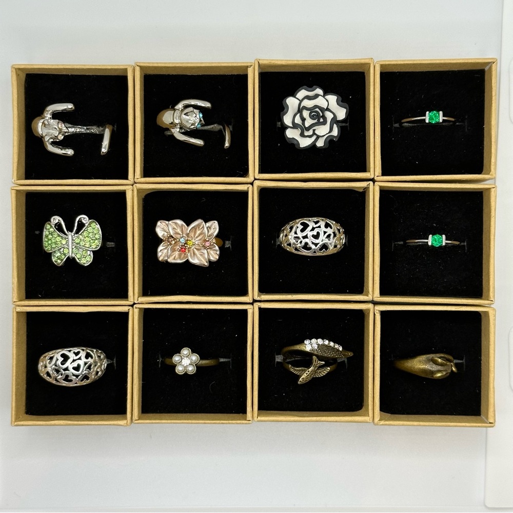 Rhinestone fashion rings lot various sizes